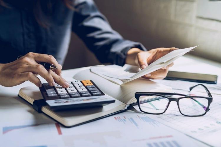 Quelles sont les solutions pour un indépendant en cas de retard de paiement de ses cotisations sociales ?