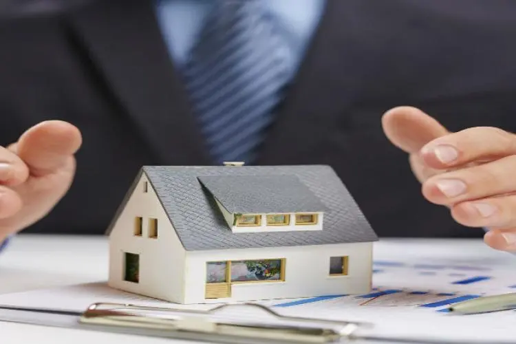 Comment renouveler son bail commercial sans se planter ? Tour d&rsquo;horizon sur les d&eacute;lais, conditions du renouvellement (oui, c&rsquo;est l&rsquo;occasion de ren&eacute;gocier) et mentions obligatoires.