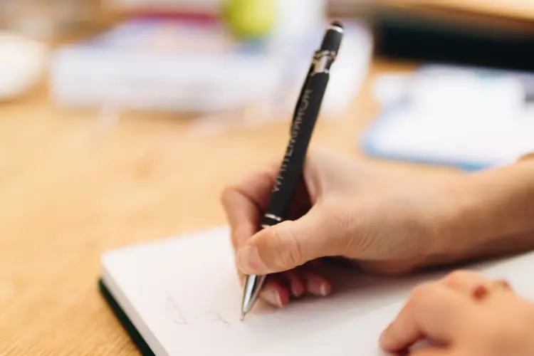 La vente d&rsquo;un bien lou&eacute; en bail commercial : ce que chaque partie doit savoir