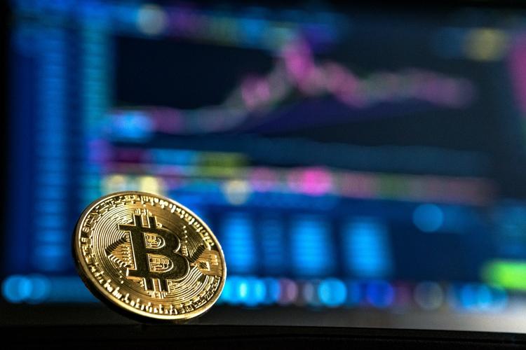 Bitcoin ,crypto-monnaie et blockchain