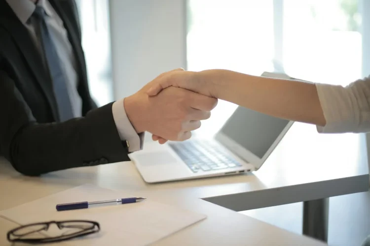 Cycle RH (1/4) : Engager, licencier : les bonnes pratiques et les erreurs à ne pas commettre 